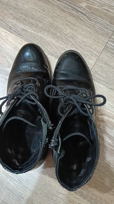 Продам обувь детскую