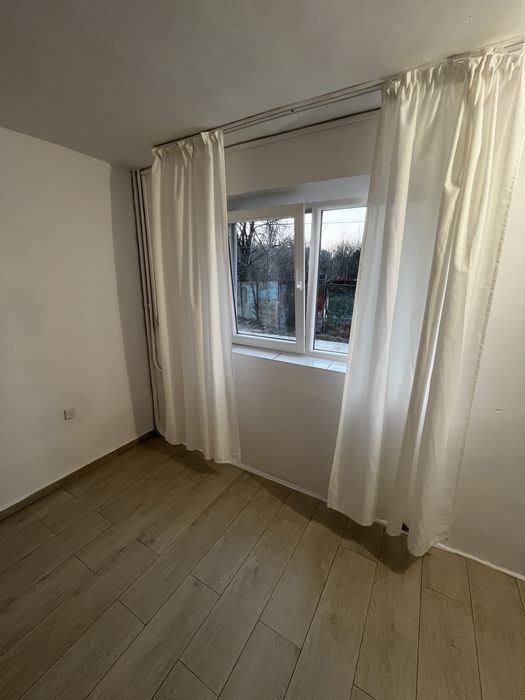 Garsoniera de vanzare parter