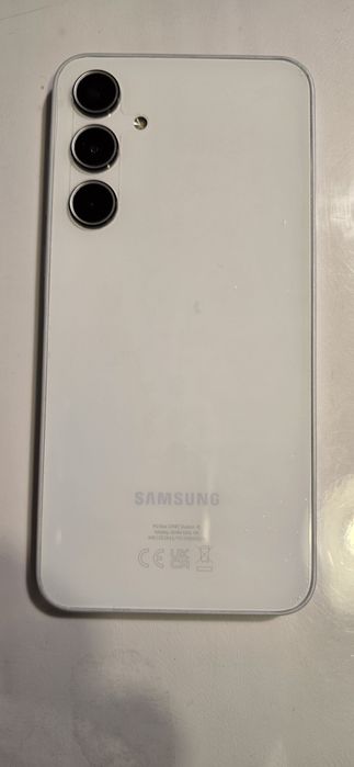 Продавам перфектен Samsung a35