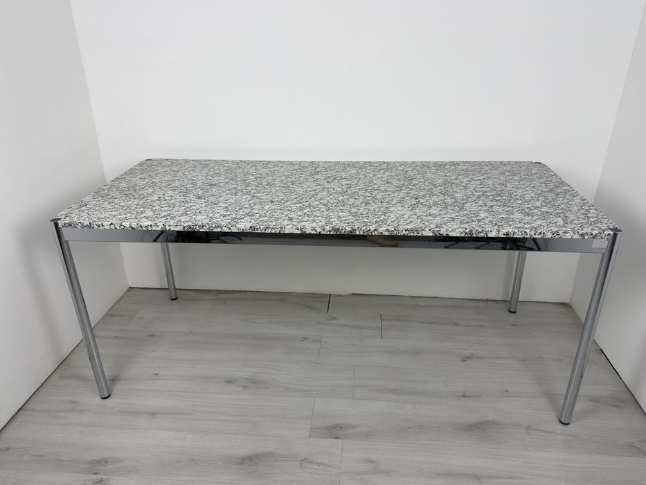 Бюро USM Haller с гранитен плот – класически дизайн