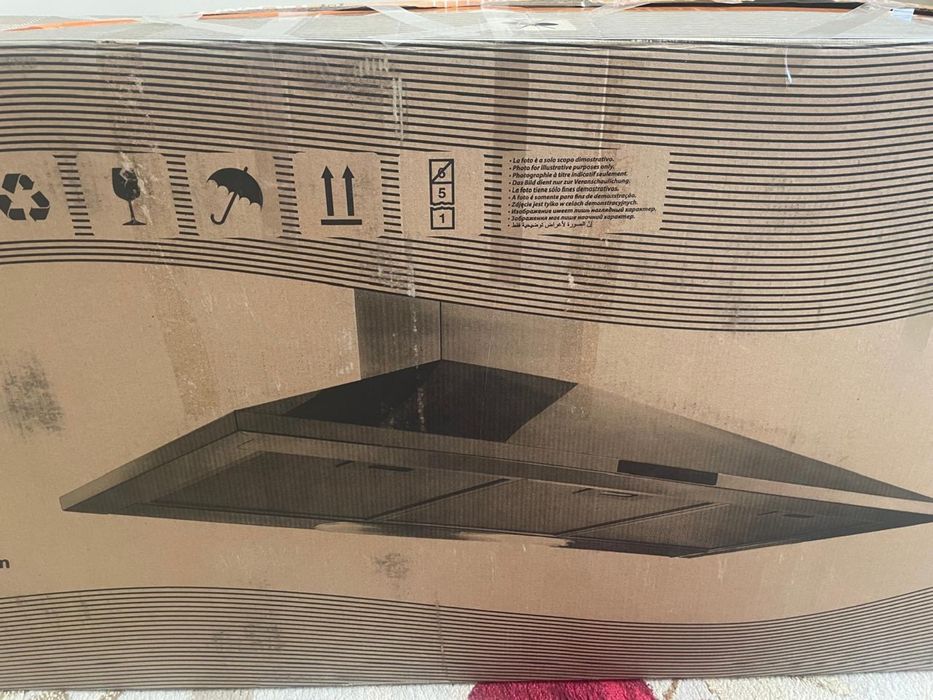 Продается Вытяжка новая