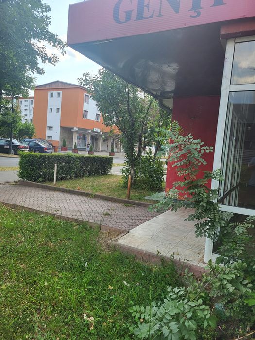 Vand spatiu comercial