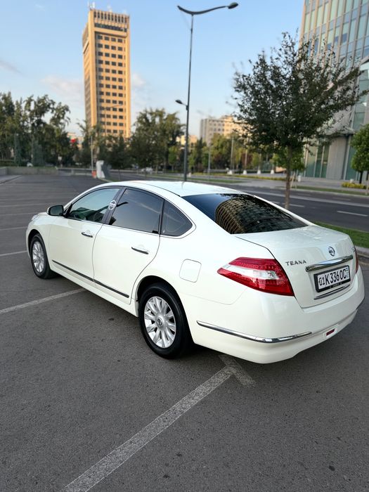 2008 yilda ishlab chiqarilgan zo’r holatdagi Nissan teana sotiladi