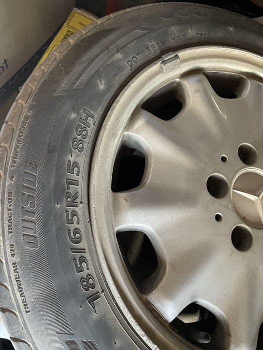 Продам диски с шиной комплект лето
