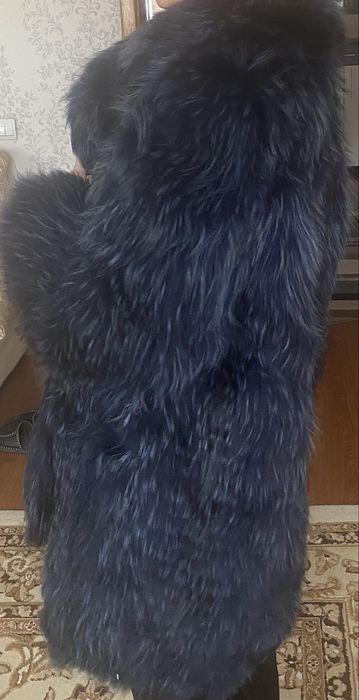 Роскошная шуба из енота.