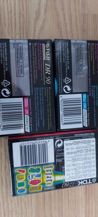 Vand 3 casete audio sigilate