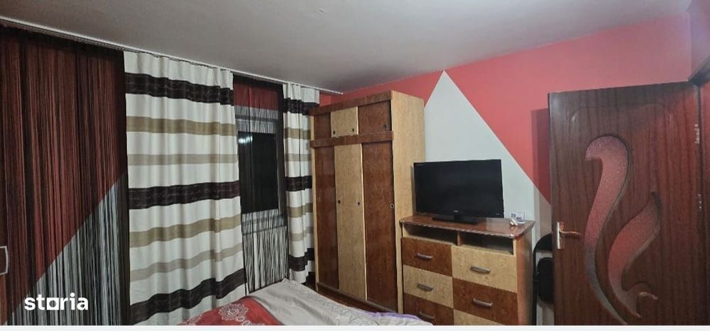 Apartament 2 camere decomandat, et.1, centru, mobilat, parcare