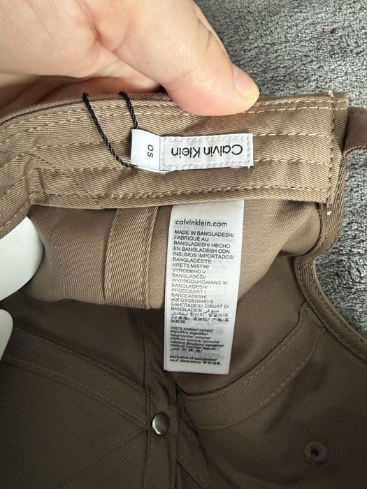 Calvin Klein sapca maro cu logo brodat marime OS noua originala