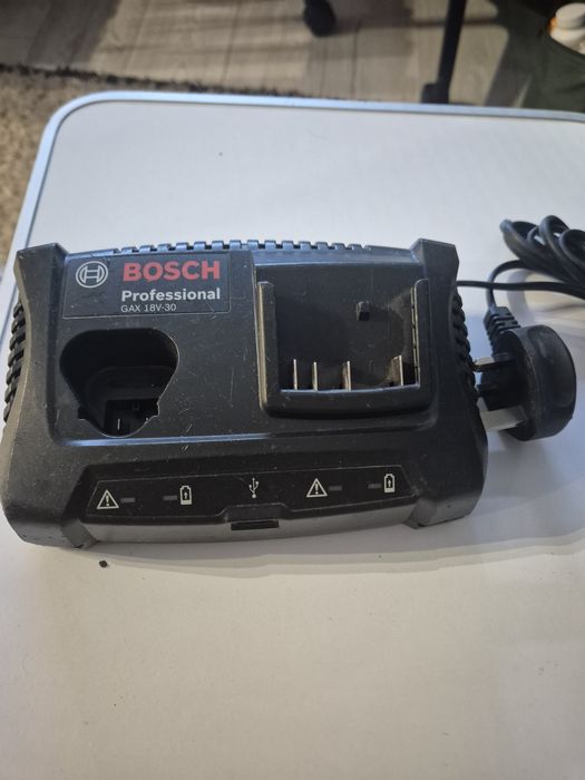 Incarcator bosch 12v 18v