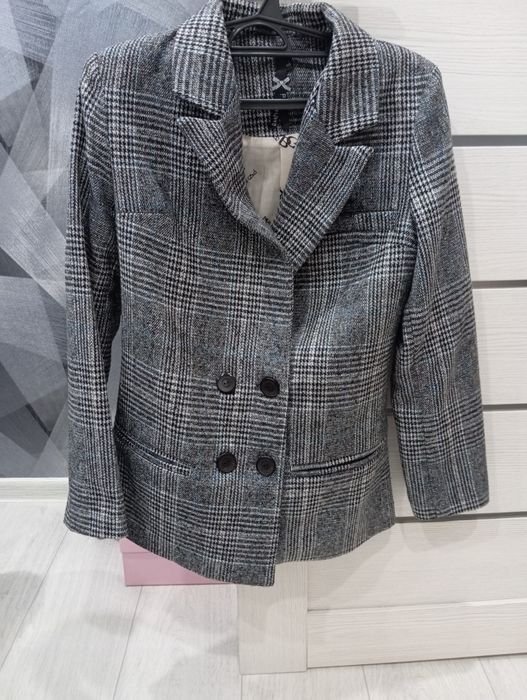 Новый костюм размер 40-42