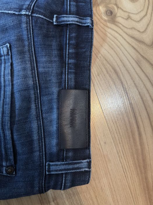 Мъжки дънки на Hugo Boss