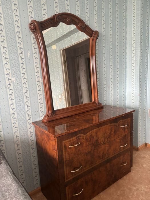 Спальный гарнитур