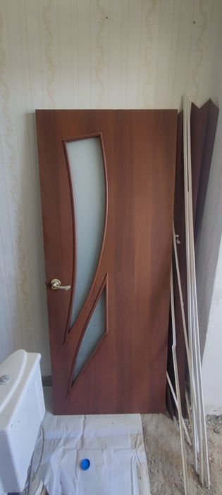 Двери б/у межкомнатные
