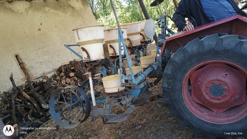 Vând semănătoare mecanică olt