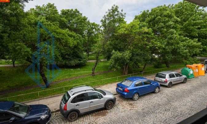 Тристаевн апартамент под наем в кв. Редута