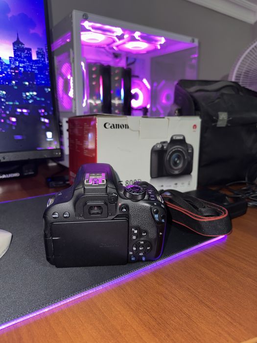 фотокамера Canon EOS 800d