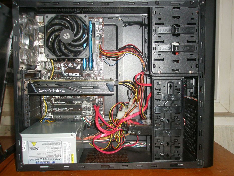Xeon 1231 V3 (i7 4770), 16GB, RX 460, SSD 240GB, HDD 320GB, 300W FSP