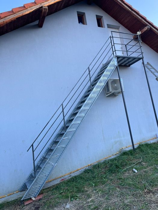 Scări metalice zincata