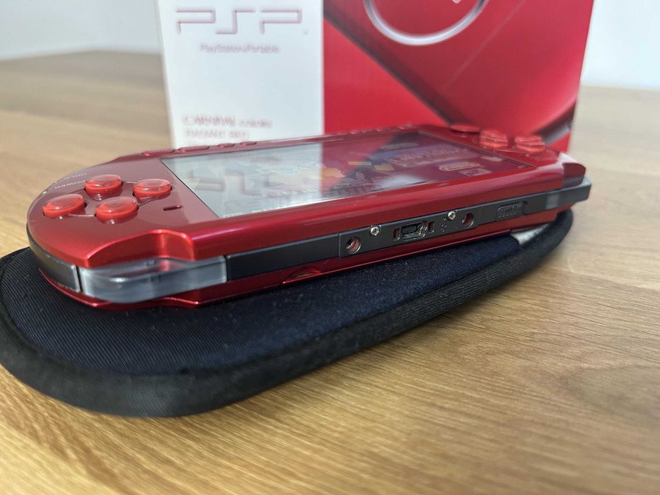 PSP 3000 Radiant Red in cutie — modată, garantie 12 luni, husă Sony