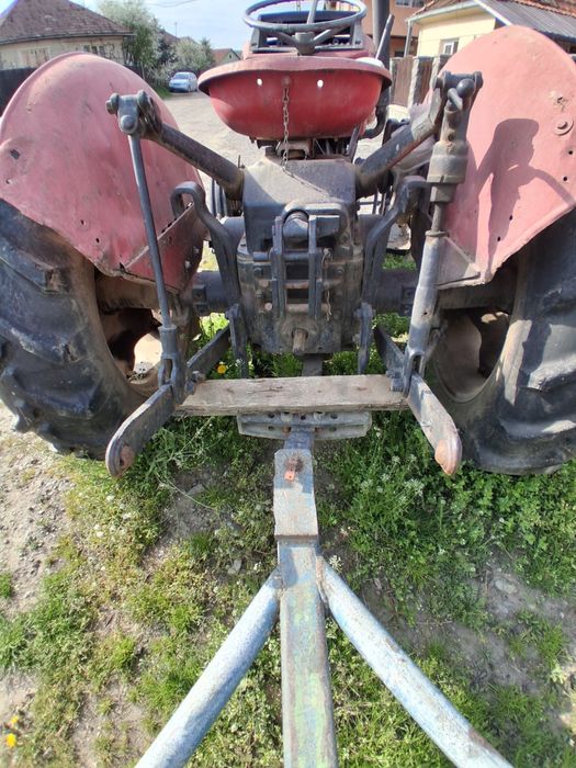 Tractor Universal 445