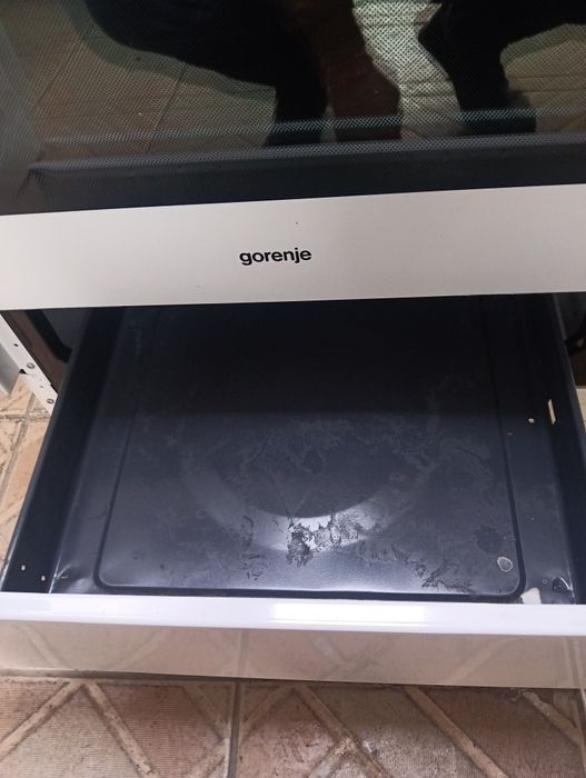 Свободно стояща печка с керамичен плот Gorenje с 2 години Гаранция!