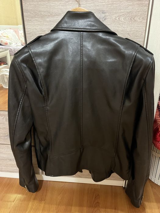 Кожаная куртка манго