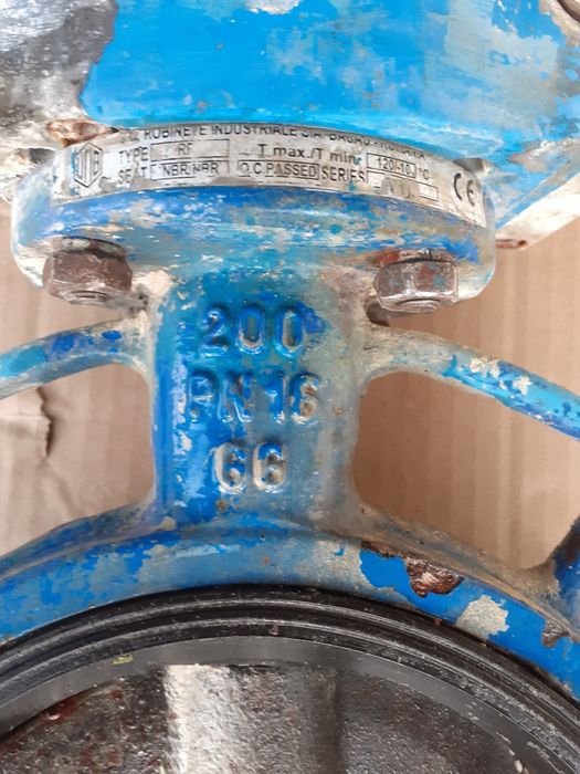 Vana fluture nouă dn 200 cu reductor