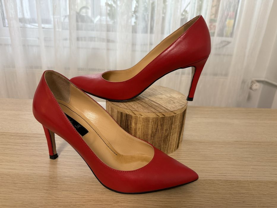 Pantofi cu toc (dama) - din piele - marimea 37