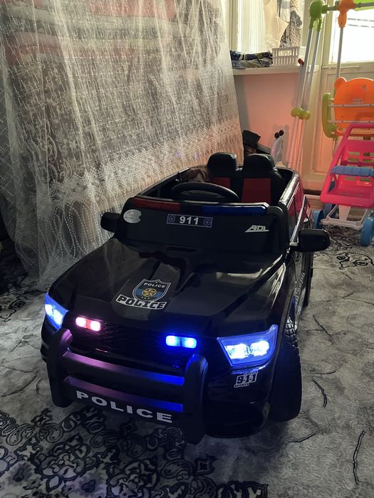 Детская машина электромобиль