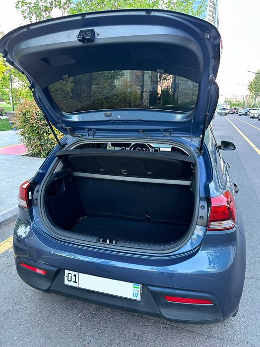 Продается Kia Rio 2018г, цвет Синий Дымчатый (Smoky Blue)