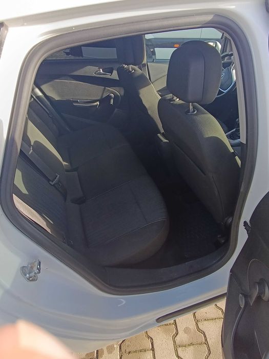 Vând Opel Astra J 1.7 cdti 2010