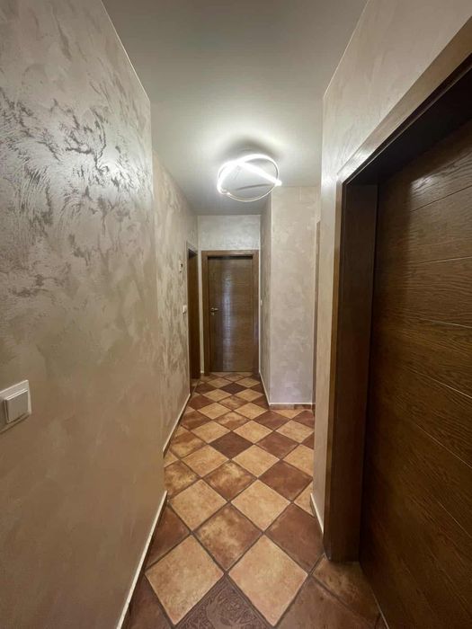 Тристаен апартамент в района на Център!