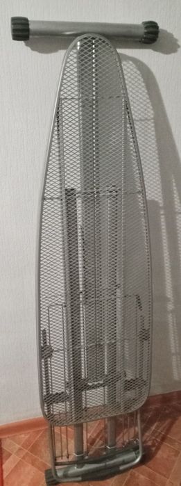 Гладильная доска с сушилкой