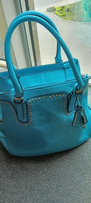 Дамска чанта от кожа в бяло и Стилна и функционална дамска чанта