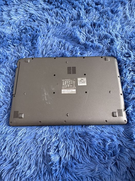 Laptop acer functional(ecranul ii ars)dau si schimb