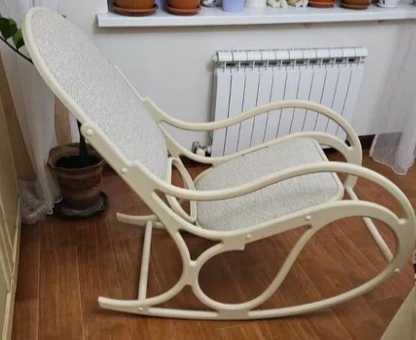Продам кресло качалку