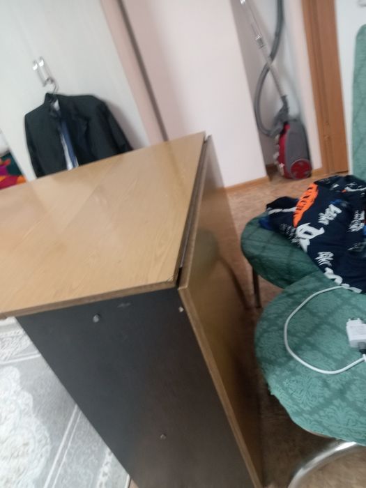 Продам стол, нормального качества!