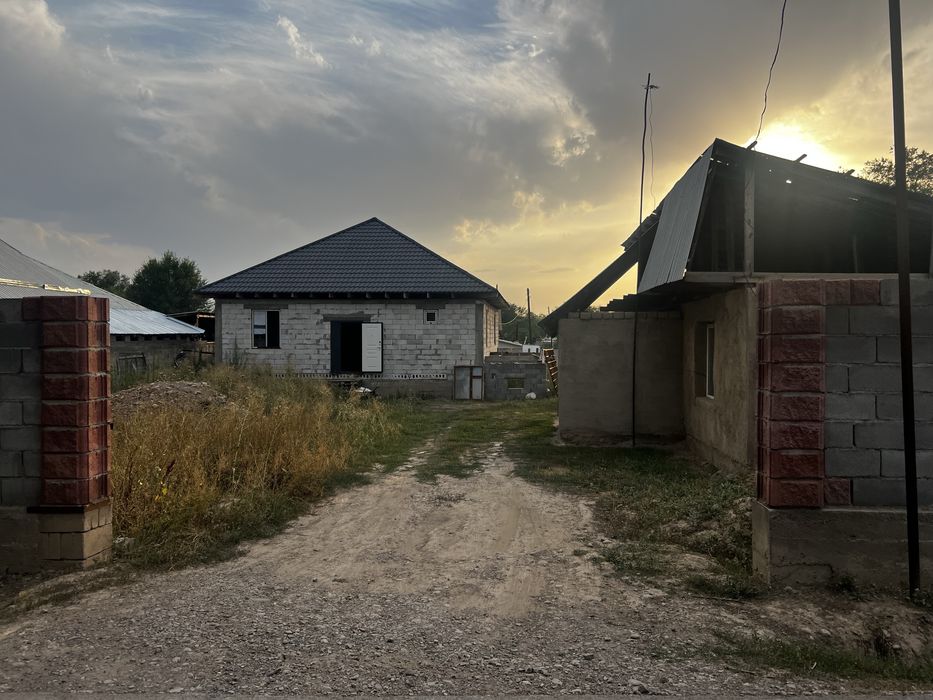 САТЫЛАДЫ! Жаңа кең үй  )Срочно!