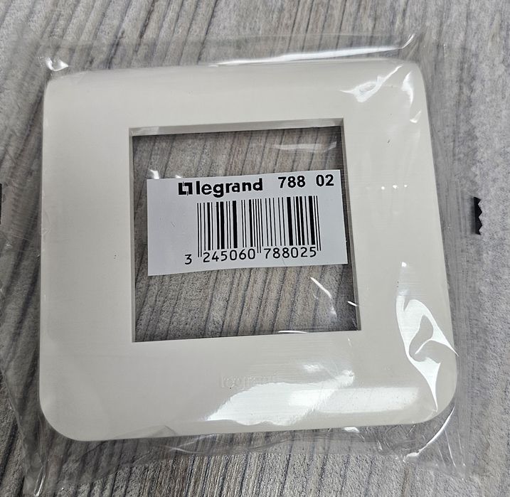 Розетка RG 45 Legrand