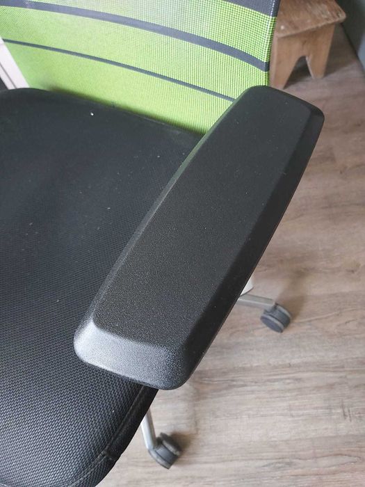 Компьютерное офисное кресло