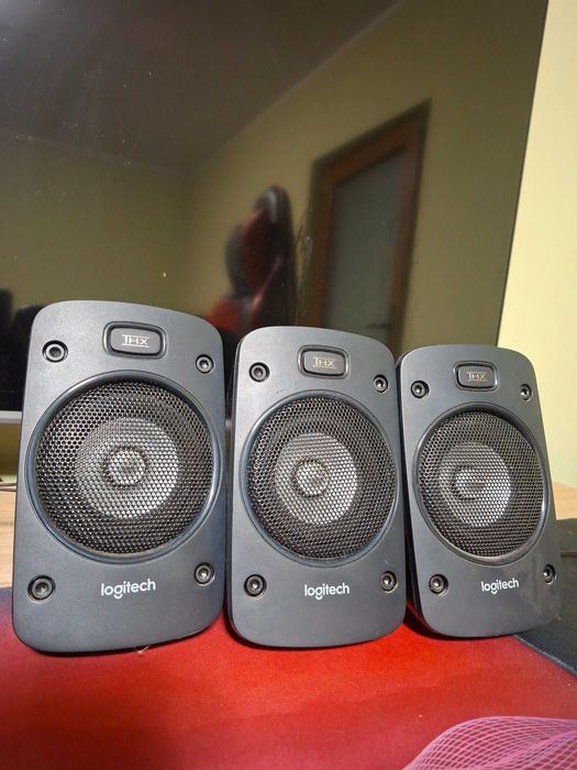 Sateliți Logitech z906