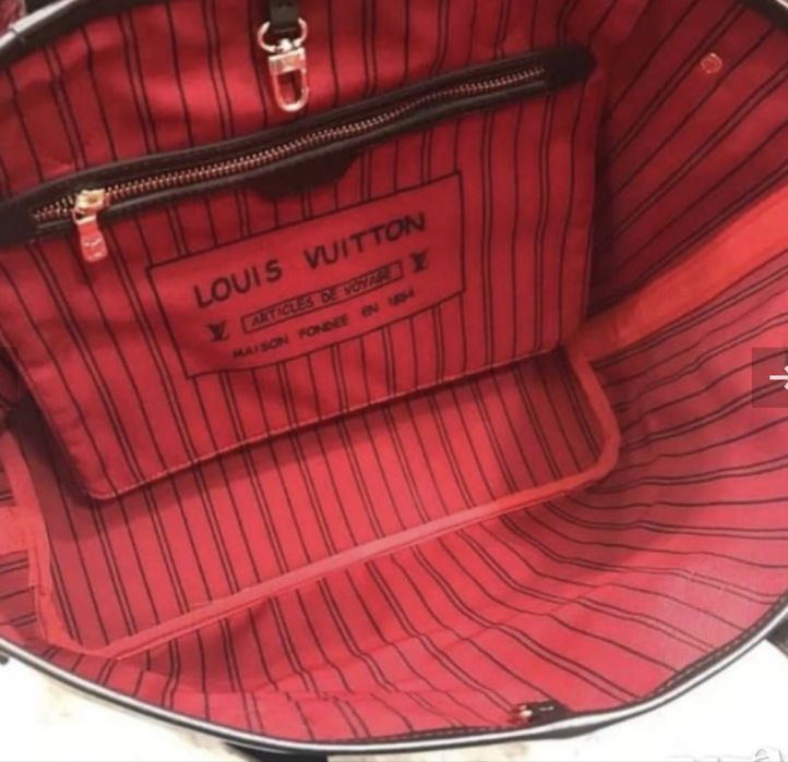 Дамска чанта Louis Vuitton с подарък колан.