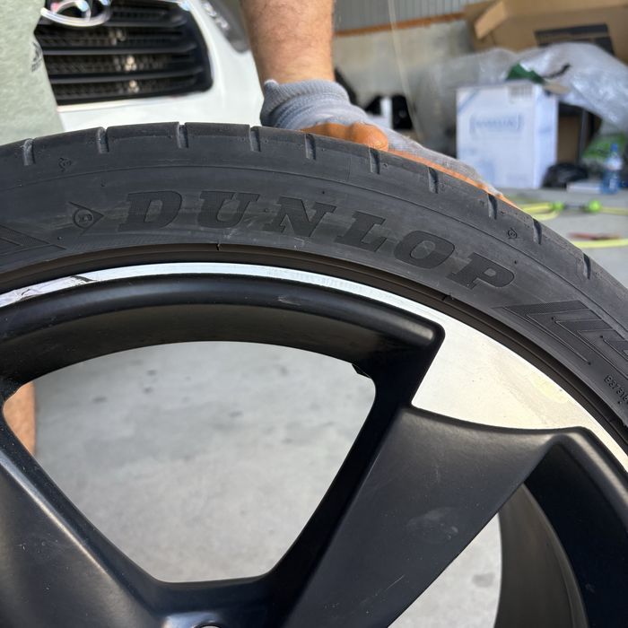 Продавам джанта с гума 255/35/19 Ауди