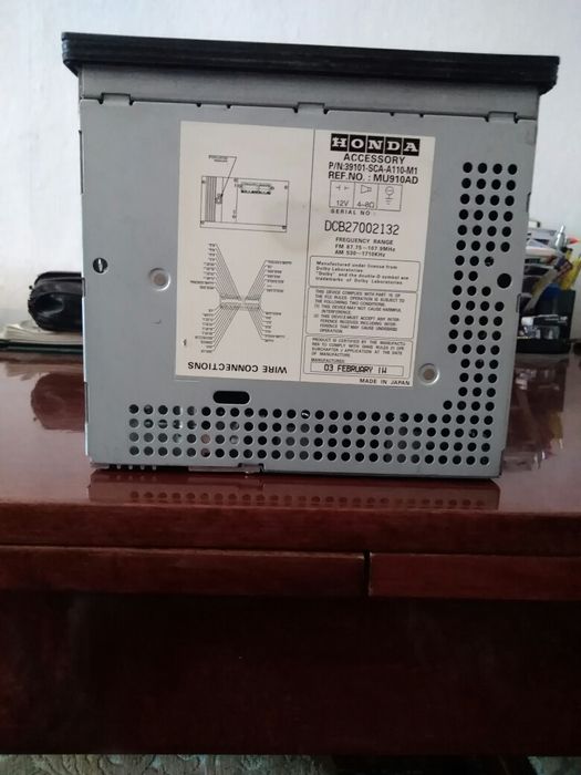 Продам автомобильный магнитофон.
