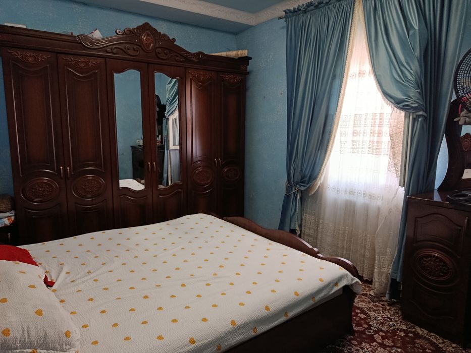 Уй сотилади 6 хонали