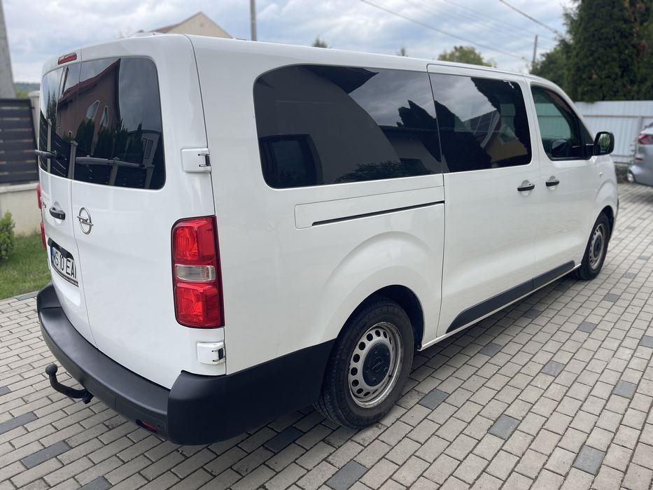 Opel Vivaro,2.0 Diesel,150 CP,8+1 l, Varianata Lunga