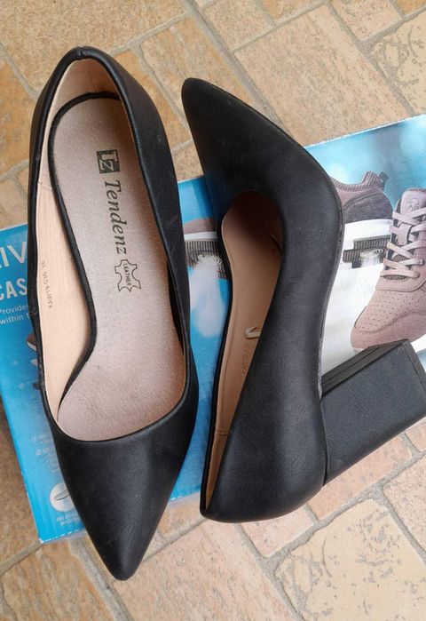 Ботуши 2 бр. дамски /  1 бр. дамски обувки,  TENDENZ