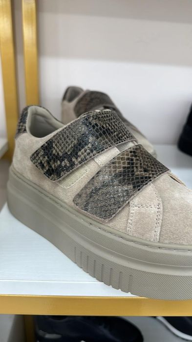 Продаётся кроссовки