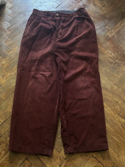 Baggy jeans.