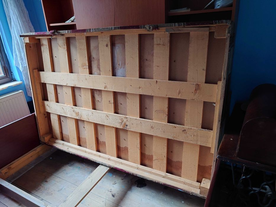 Vand 2 paturi cu spatiu de depozitare